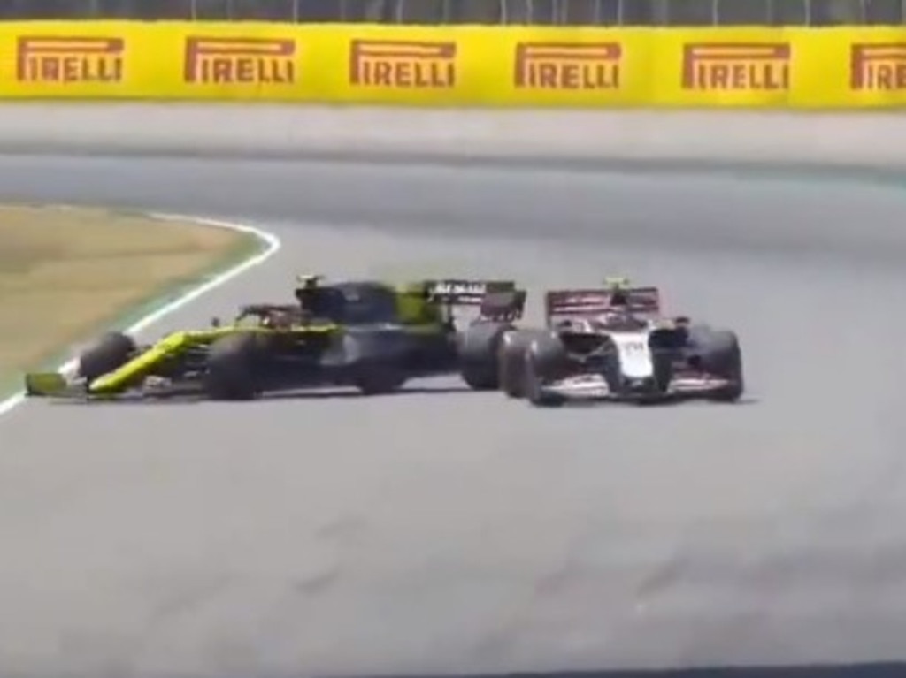 Esteban Ocon avoided the crash.