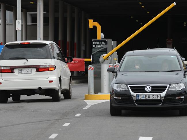 Paid car parking ban ‘will stop jobs’ in Adelaide