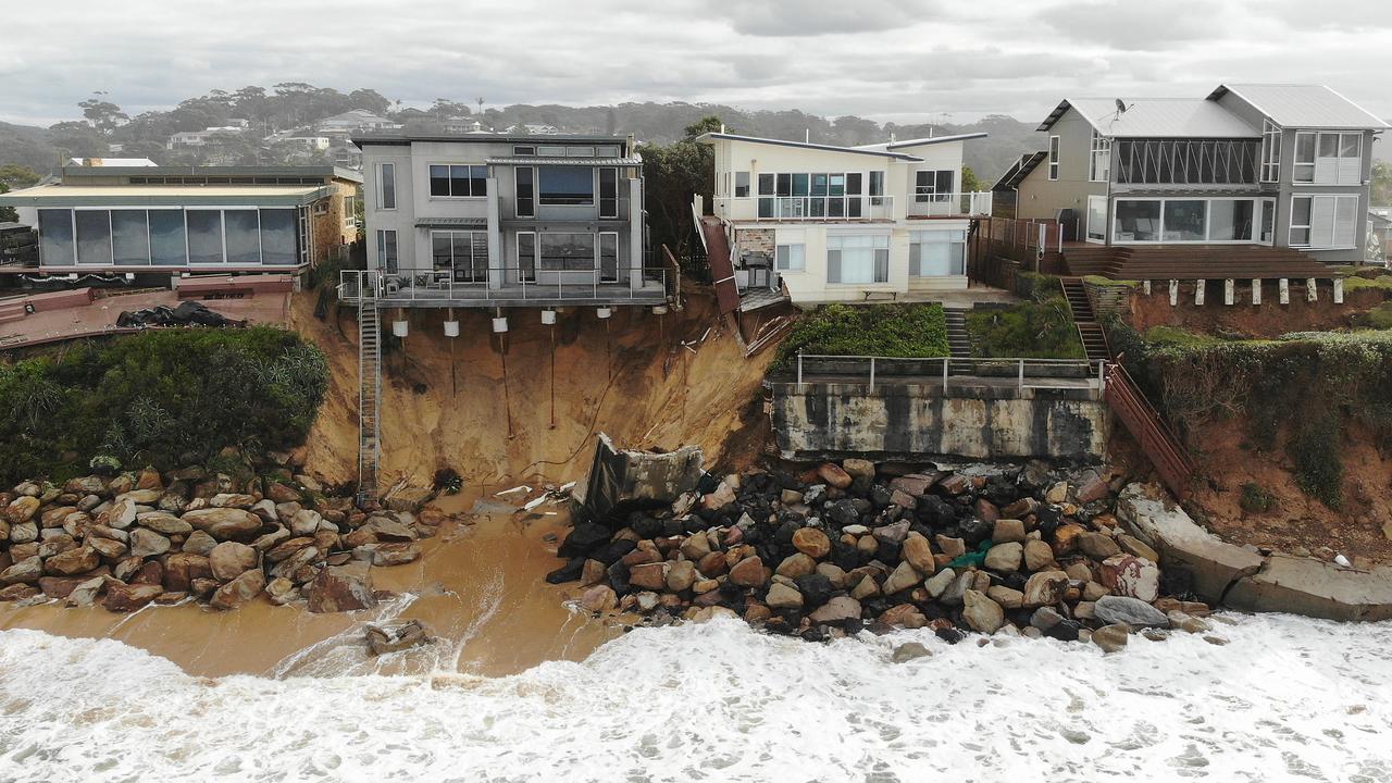 Central coast erosion Waterfront houses in Wamberal collapse as swells