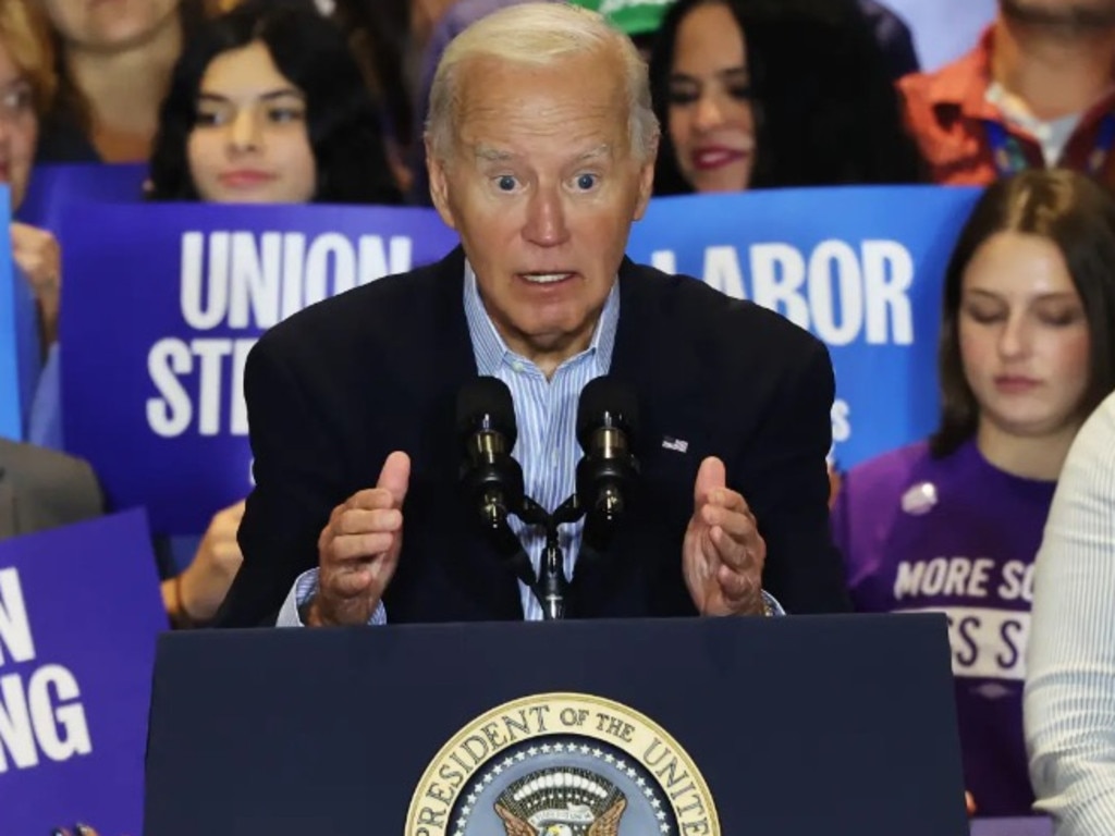 US President Joe Biden has gone on a longwinded diatribe about a strange piece of his family history in bizarre scenes.