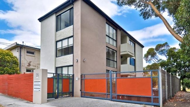 One-bedroom apartments have gotten cheaper in Brunswick. 4/30 Pearson St is up for rent for $340 per week.