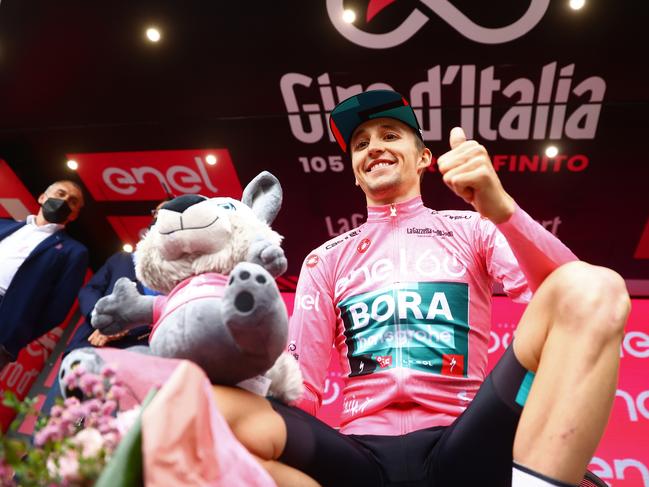 PASSO FEDAIA, ITALY - MAY 28: Jai Hindley of Australia and Team Bora - Hansgrohe celebrates at podium as Pink Leader Jersey winner during the 105th Giro d'Italia 2022, Stage 20 a 168km stage from Belluno to Marmolada -  Passo Fedaia 2052m / #Giro / #WorldTour / on May 28, 2022 in Passo Fedaia, Italy. (Photo by Michael Steele/Getty Images)
