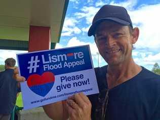 Adam Gilchrist shows his support for the Lismore Flood Appeal.