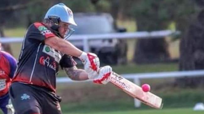 The world’s best Last Man Stands cricketer Simon Keen in action