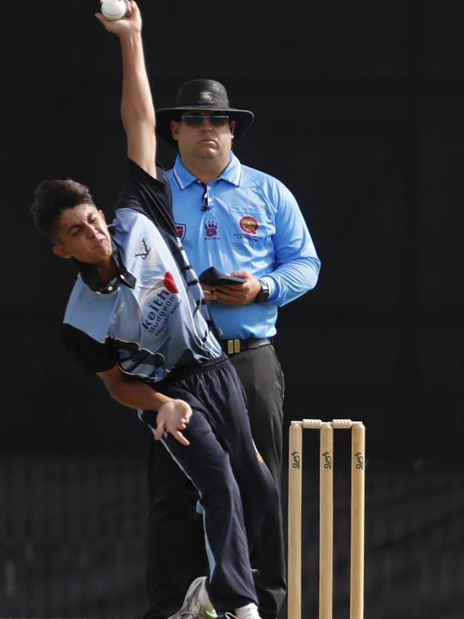 Zanden Jeh delivers the ball. (AAP Image/ Regi Varghese)