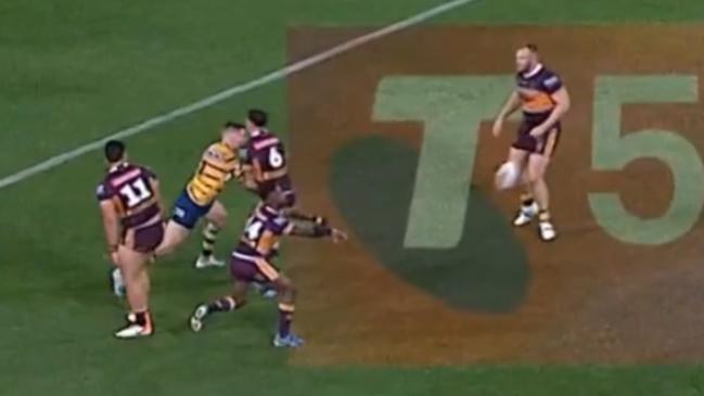 Referees boss Bernard Sutton concedes Darius Boyd should have been penalised for blocking Clint Gutherson. Picture: Fox Sports