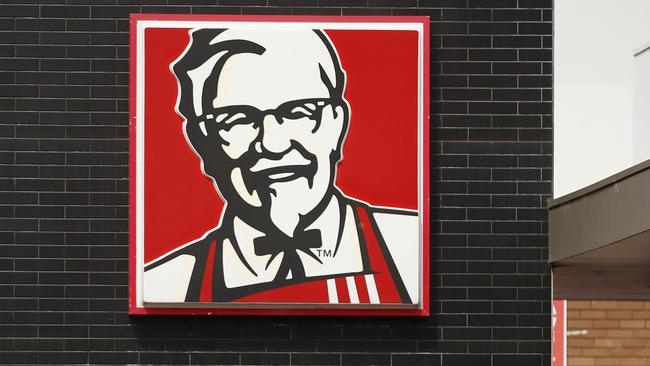 MELBOURNE, AUSTRALIA - NewsWire Photos SEPTEMBER 04 2020:   People are seen waiting to order KFC in Werribee, Melbourne, Victoria. Picture: NCA NewsWire / Daniel Pockett