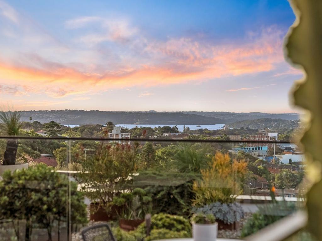 The surfside home also boasts harbour glimpses.