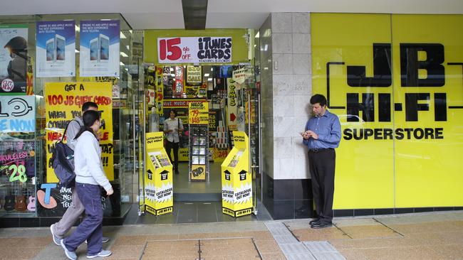 JB Hi Fi staff are said to be ‘frightened’ after teens swarmed a store and stole phones. Picture: Ric Frearson