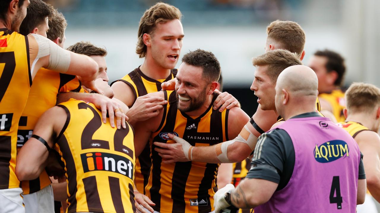 AFL 2022: Jack Gunston gives emotional tribute to late dad in Hawthorn ...