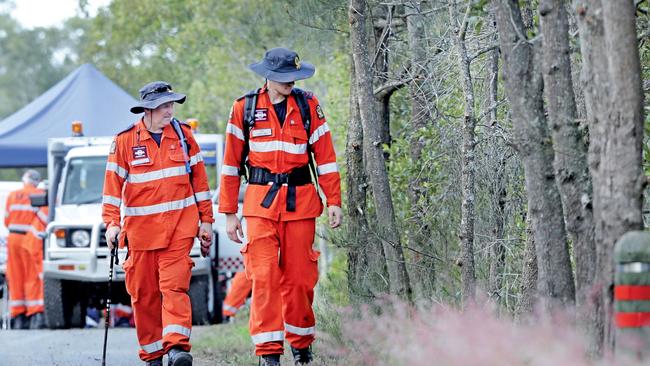 Police and SES search for clues near Pimpama where Tiahleigh Palmer's body was found. Pic: Luke Marsden.