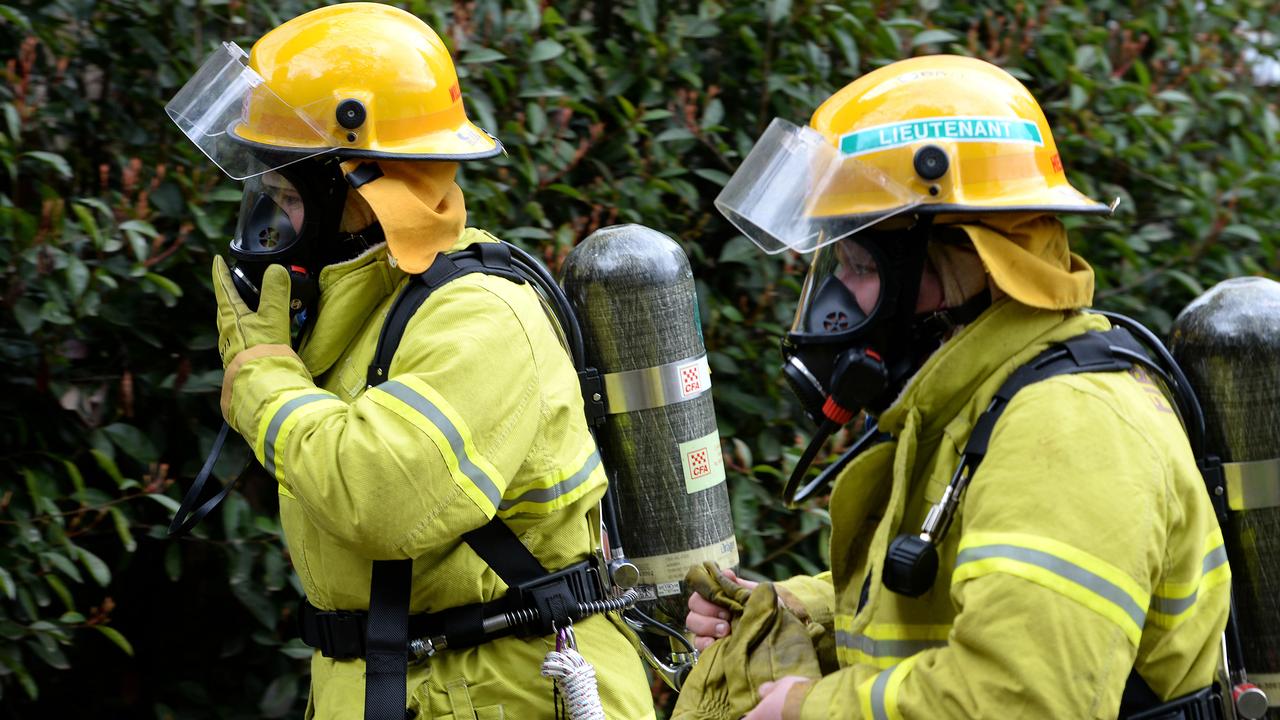 Metropolitan Fire Brigade Crews Fight Campbellfield Factory Blaze ...