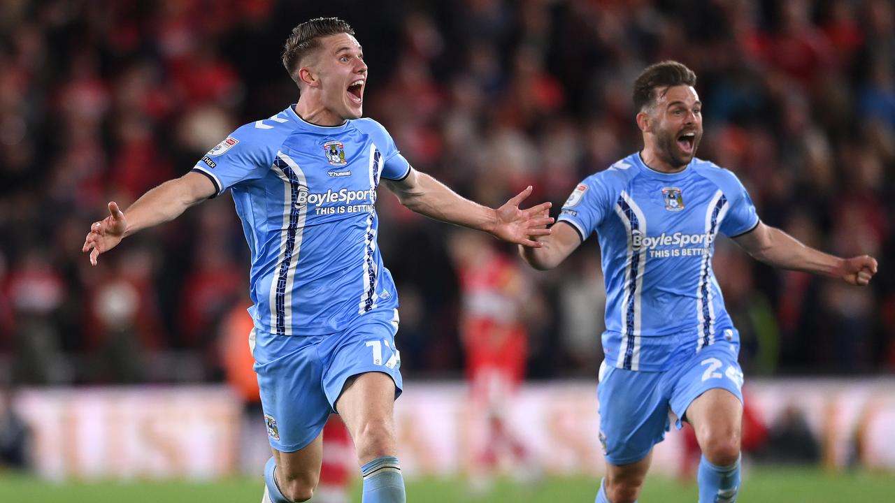 Um guia para conhecer as empolgantes trajetórias de Luton Town e Coventry  City, os finalistas dos playoffs da Championship