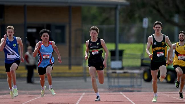 The 200m heats were hotly contested. Picture: Andy Brownbill