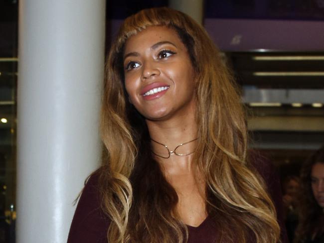 Beyonce showed off the dramatic new ‘do as she boarded a Eurostar train in Paris.