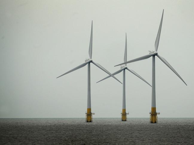 COPENHAGEN ENVIRONMENT PHOTO PACKAGEScroby Sands offshore wind farm is pictured on August 27, 2008. Located 2 miles into the North Sea off the east coast of Britain Scroby Sands wind farm is one of the UK's first commercial offshore wind farms. AFP PHOTO/Shaun Curry