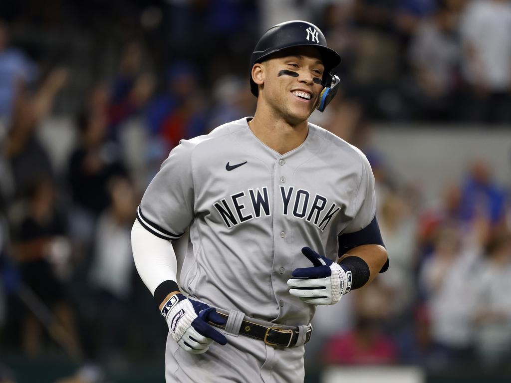 The Sporting News on X: AARON JUDGE HAS DONE IT 62 HOME RUNS IN A