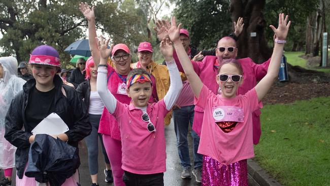 Is it expected the fun run participants will raise more than $25m for breast and ovarian cancer research. Picture: NCA NewsWire / Jeremy Piper