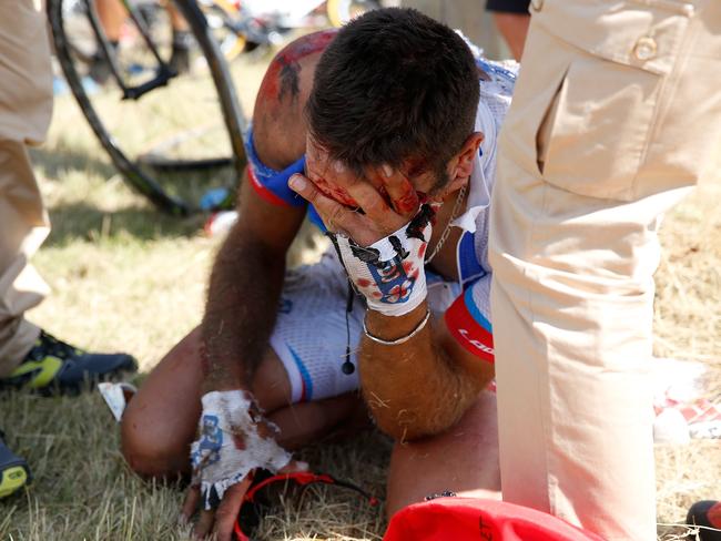 Bonnet, inconsolable, after the crash.