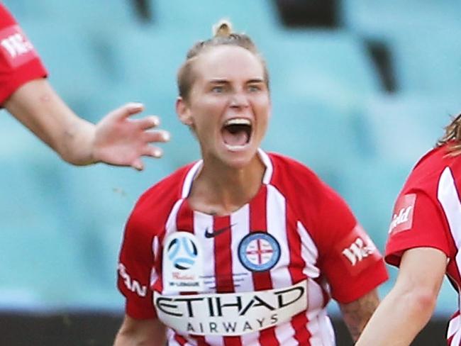 SYDNEY, AUSTRALIA - FEBRUARY 18:  Jessica Fishlock of Melbourne City celebrates with team mates after scoring a goal during the W-League Grand Final match between Sydney FC and Melbourne City FC at Allianz Stadium on February 18, 2018 in Sydney, Australia.  (Photo by Matt King/Getty Images)