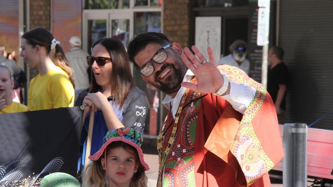 Alice Springs Town Council Mayor Matt Paterson led the march. Picture: Gera Kazakov