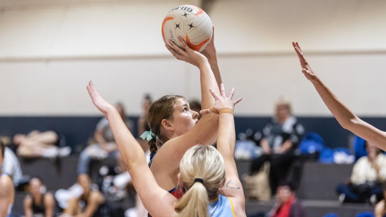 Amy Williams shoots for Darling Downs against Peninsula in Queensland School Sport 16-19 Years Girls Netball Championships at Clive Berghofer Arena, St Mary's College, Friday, May 6, 2022. Picture: Kevin Farmer