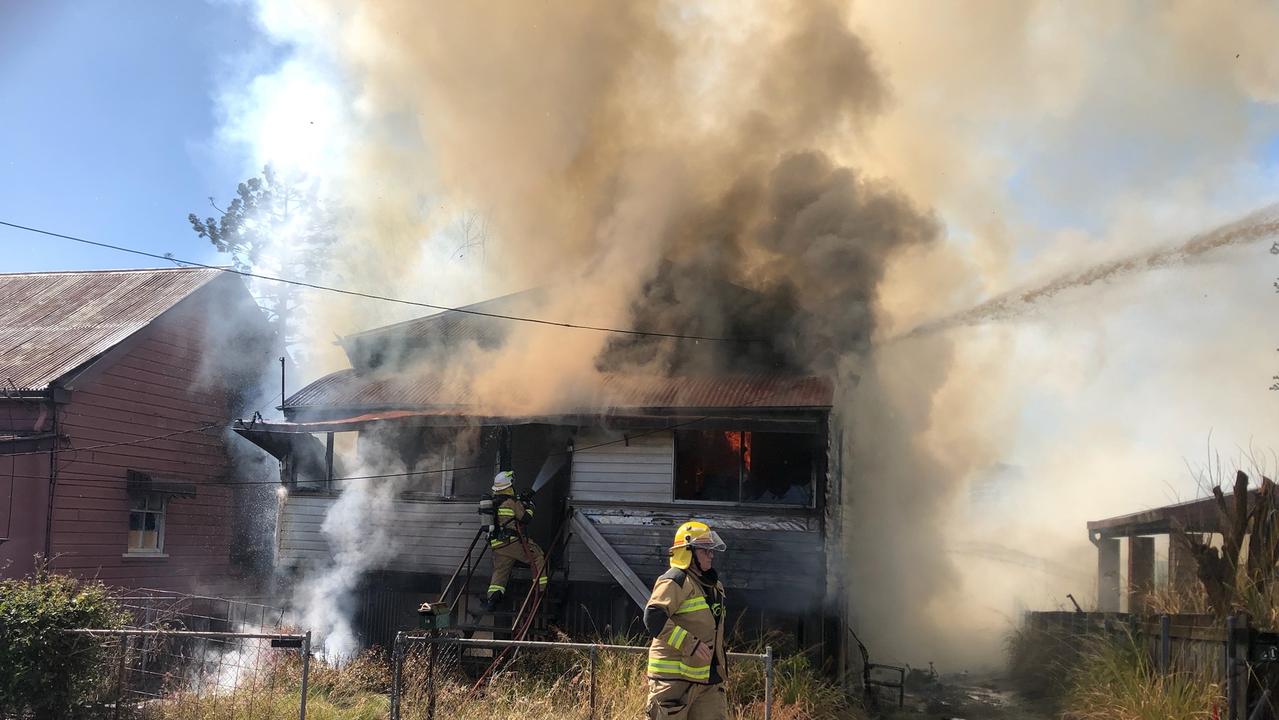 Qld Huge Fire Breaks Out At Abandoned House In Woolloongabba The   040ae1ffc6752c6eba9196525d284a83