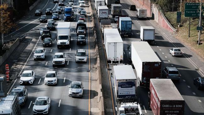 Cars and trucks move along the Cross Bronx Expressway, a notorious stretch of highway in New York City that is often choked with traffic and contributes to pollution and poor air quality. Photo: Spencer Platt/Getty Images/AFP