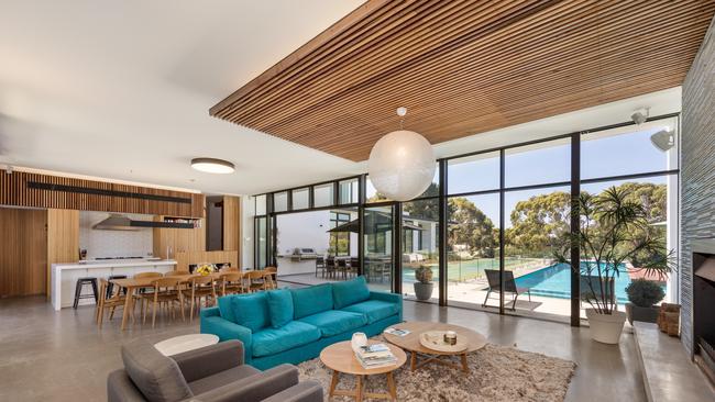 26 Farnsworth Avenue, Portsea.