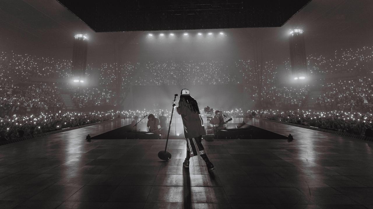 ‘Sorry if I sound like sh*t’: Billie shakes off sickness to conquer Brisbane