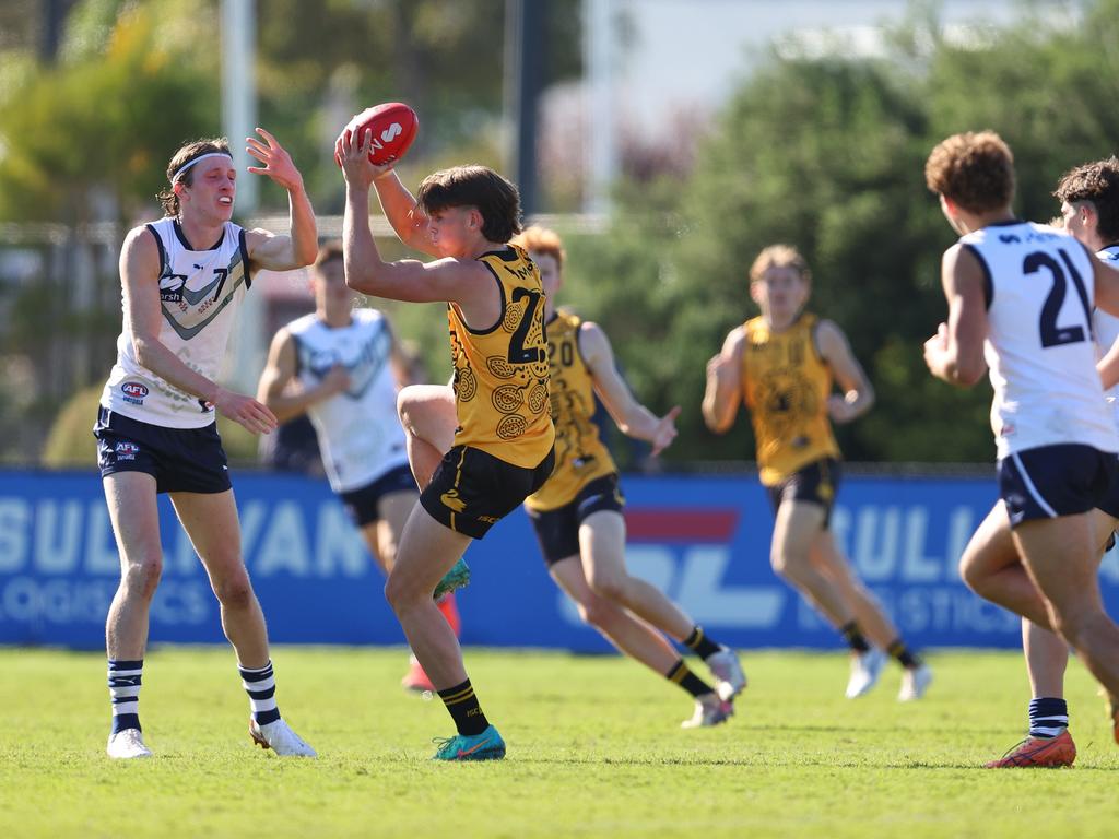 Jacob Farrow in possession for Western Australia.