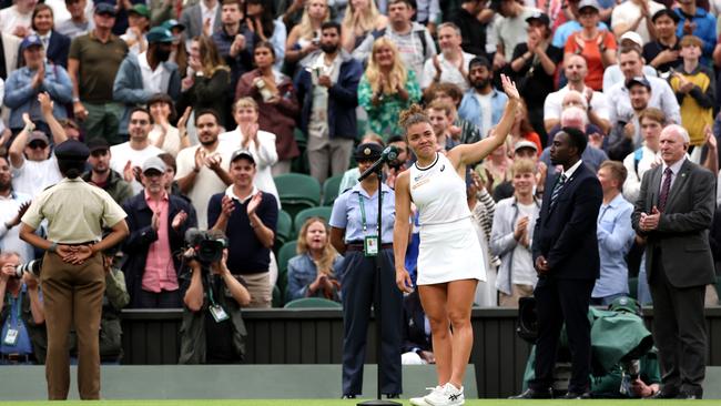 Jasmine Paolini of Italy acknowledges the crowd. Photo by Sean M. Haffey/Getty Images.