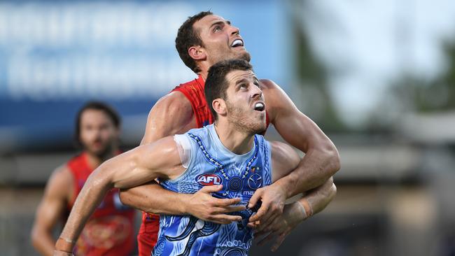 Jarrod Witts contesting in the ruck against North Melbourne’s Tristan Xerri in the Territory last season. (Photo by Felicity Elliott/AFL Photos via Getty Images)