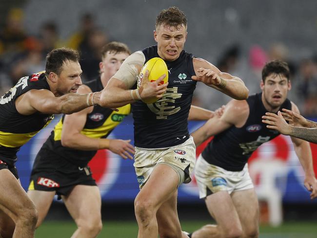 Patrick Cripps bursts out of the middle. Picture: Michael Klein