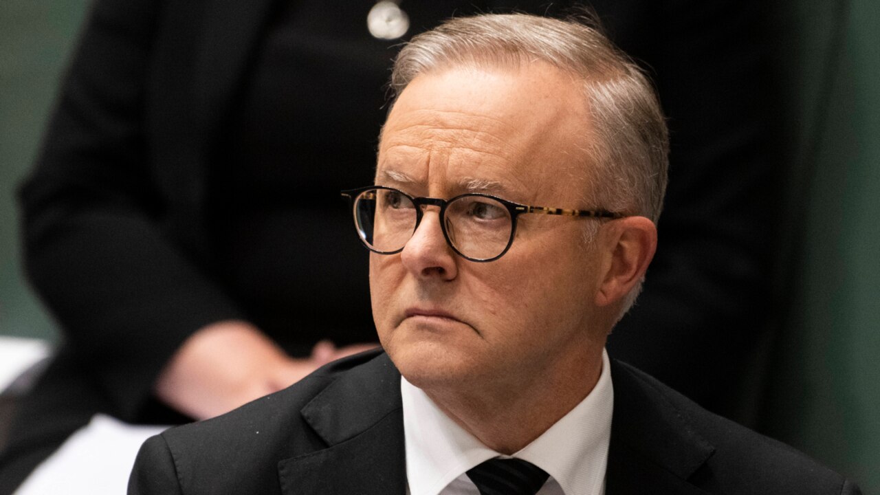 Anthony Albanese seems to be 'washing his hands' from the Voice to Parliament