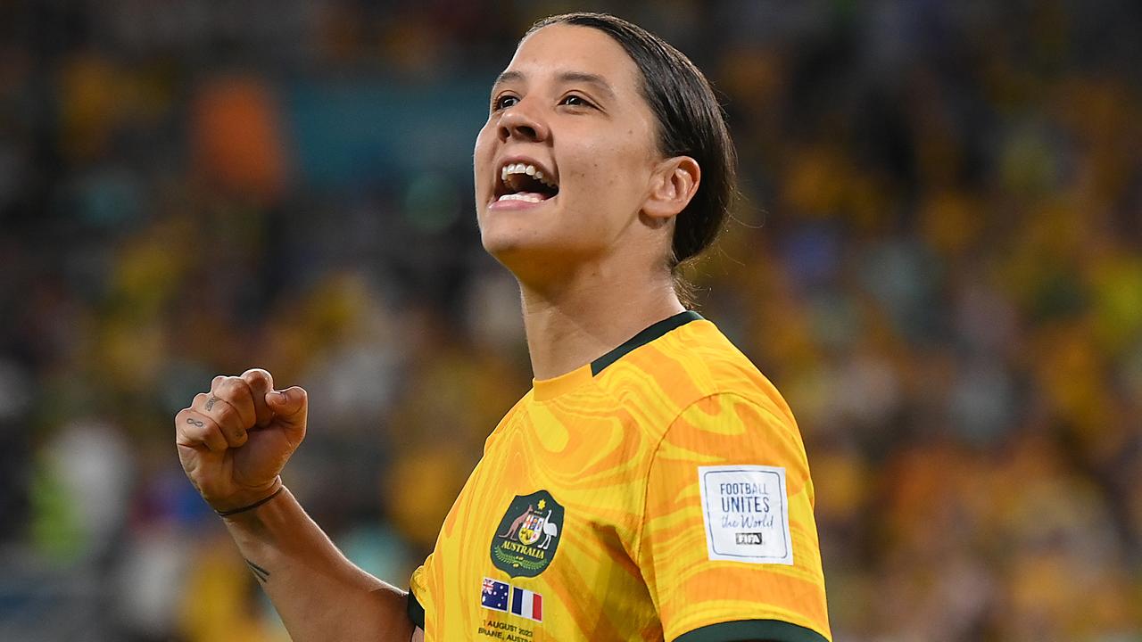 SAM KERR scores on her 100th Chelsea appearance!