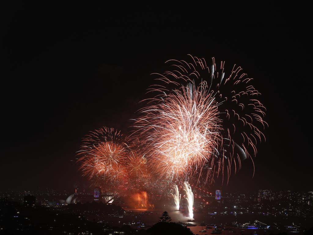 The 9pm NYE Fireworks seen from Dover Heights Pictures: Toby Zerna 