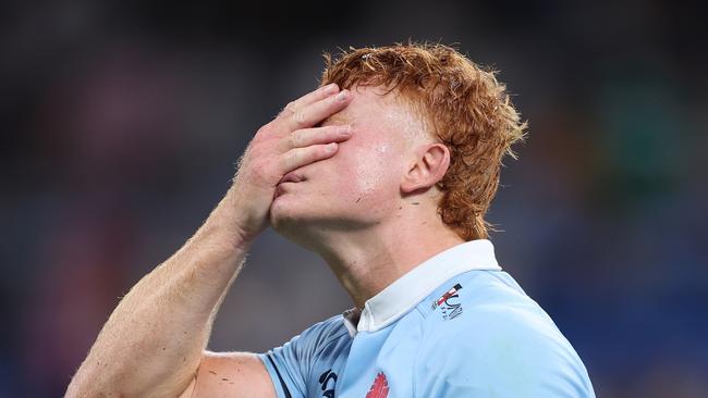 SYDNEY, AUSTRALIA - MARCH 08: Tane Edmed of the Waratahs reacts after missing a penalty goal to win the match during the round three Super Rugby Pacific match between NSW Waratahs and Highlanders at Allianz Stadium, on March 08, 2024, in Sydney, Australia. (Photo by Mark Metcalfe/Getty Images)