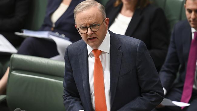 Leave your yes shirt at home if you’re going to the footy, Albo. Picture: NCA NewsWire / Martin Ollman