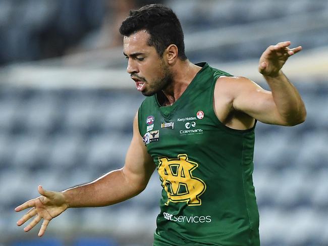 Nathaniel Paredes had a typically strong game against Tiwi. Picture: Felicity Elliott/AFLNT Media