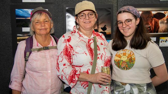 Lyn O'Neill, Liz Coroneos and Abbie Coroneos.Heritage Bank Toowoomba Royal Show.Friday April 19th, 2024 Picture: Bev Lacey