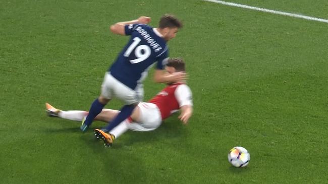 Mustafi takes out Jay Rodriguez.