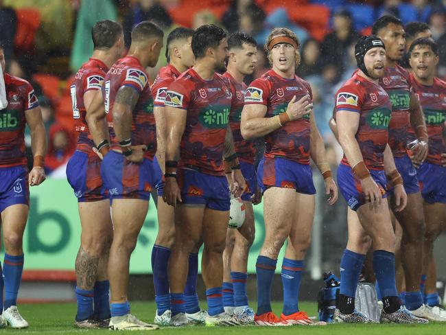 NEWCASTLE, AUSTRALIA - MAY 31:Knights players react to a Bulldogs try during the round 13 NRL match between Newcastle Knights and Canterbury Bulldogs at McDonald Jones Stadium, on May 31, 2024, in Newcastle, Australia. (Photo by Scott Gardiner/Getty Images)