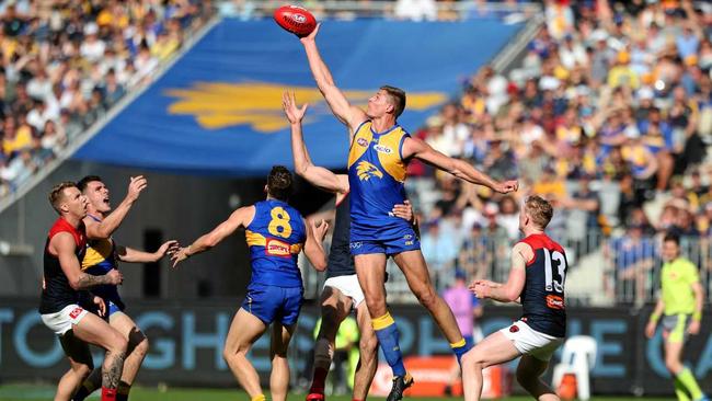 Nathan Vardy of the Eagles contests the ball during the Round 22 AFL match between the West Coast Eagles and the Melbourne Demons at Optus Stadium in Perth, Sunday, August 19, 2018. Picture: RICHARD WAINWRIGHT/AAP PHOTOS