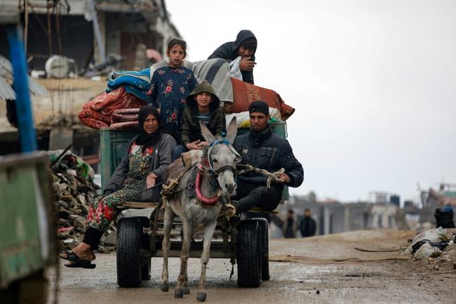 Palestinians used donkey carts to transport their belongings as they fled Beit Lahia in the northern Gaza Strip.