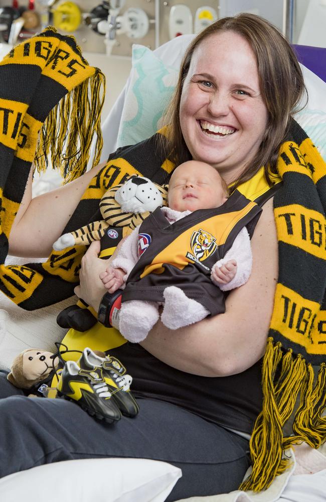 Shannon Hardy with her new born Ellie, at Monash Hospital. Picture: Jason Edwards