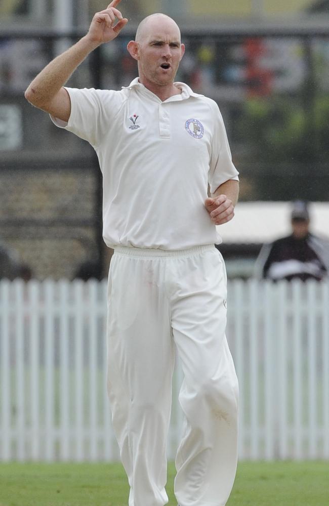 Heat fast bowler Darren Groves rocked Dandenong on the third day.