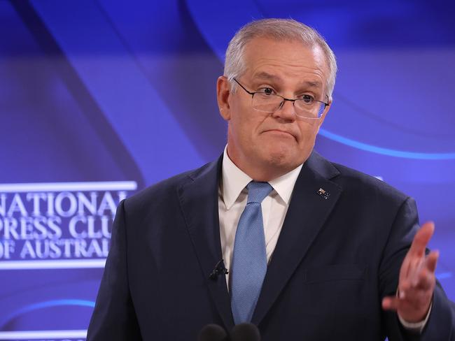 Press gallery goes hard on PM, soft on Albanese