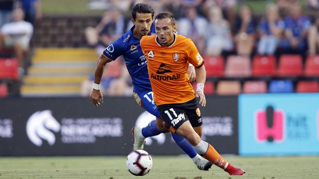 Eric Bautheac, who scored the equaliser for the Roar, looks for support. Picture: AAP