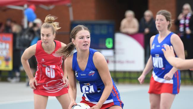 BFL Finals: Netball. Oceangrove .VS. Queenscliff. Kaitlin Gladman for Queenscliff.